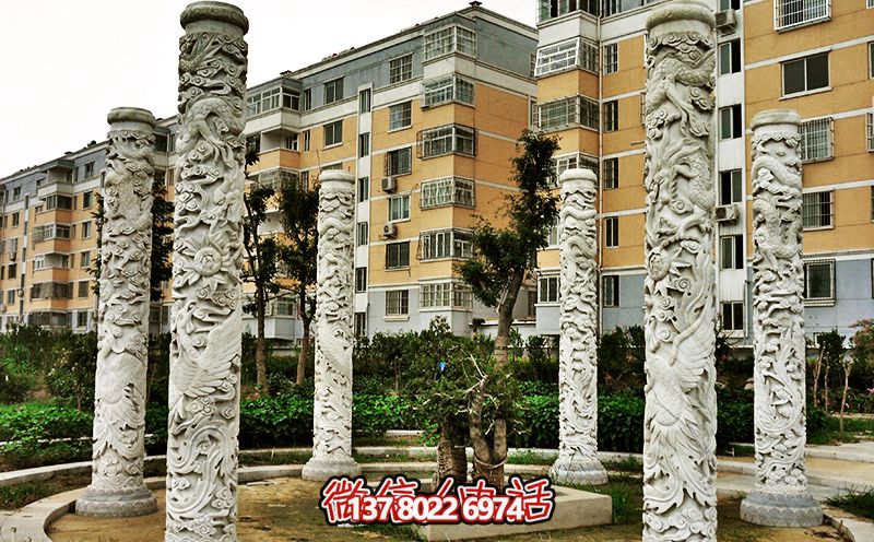 精美大理石浮雕龍柱，裝點(diǎn)小區(qū)花園