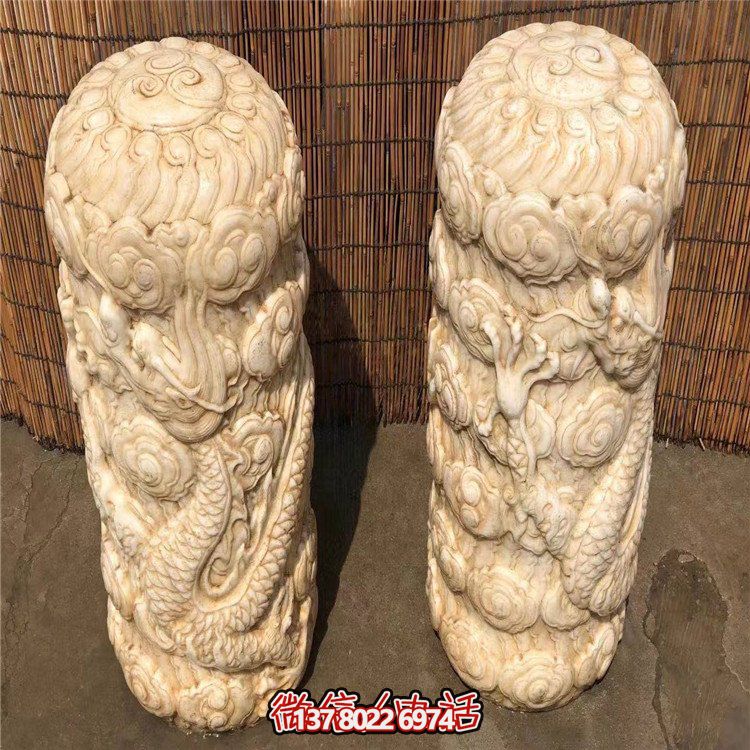精美石柱浮雕擺件，添上龍庭院門口的濃濃文化氣息