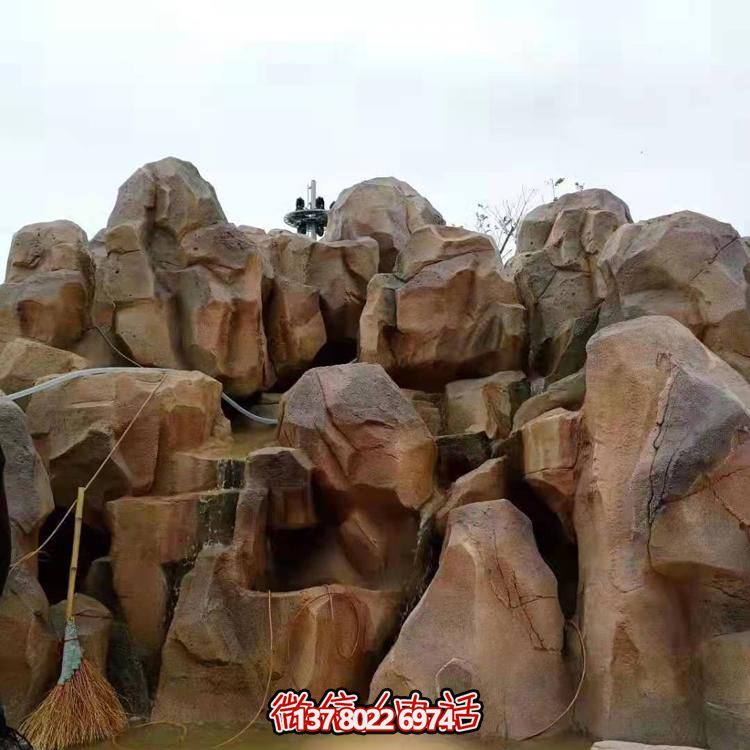 精致假山水泥裝飾游樂園，為小區(qū)提供無盡樂趣