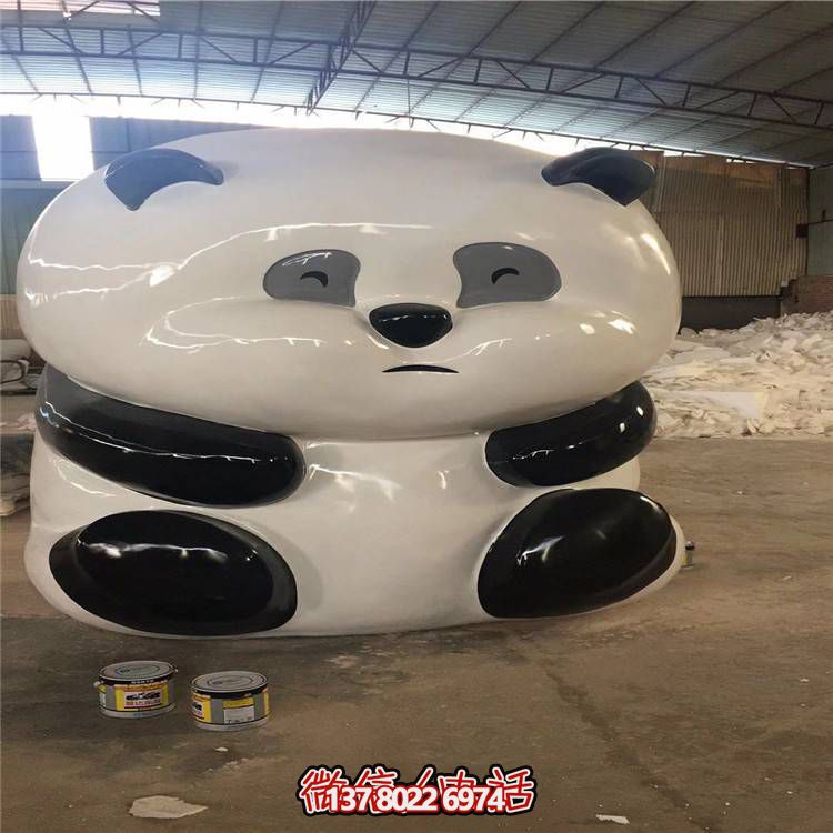 玻璃鋼雕塑熊貓公仔，環(huán)?？ㄍ〝[放裝飾商場