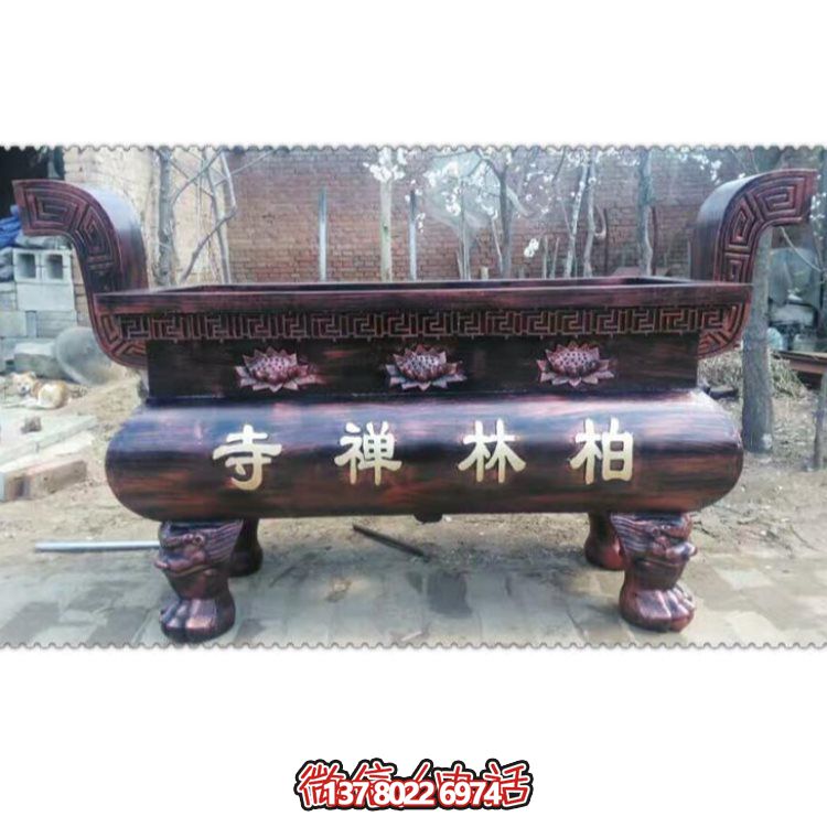 玻璃鋼大型香爐雕塑，點綴露天景區(qū)