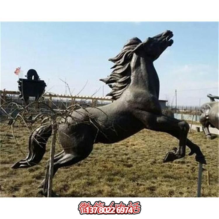 大型銅雕塑，為園林廣場擺放奔跑馬