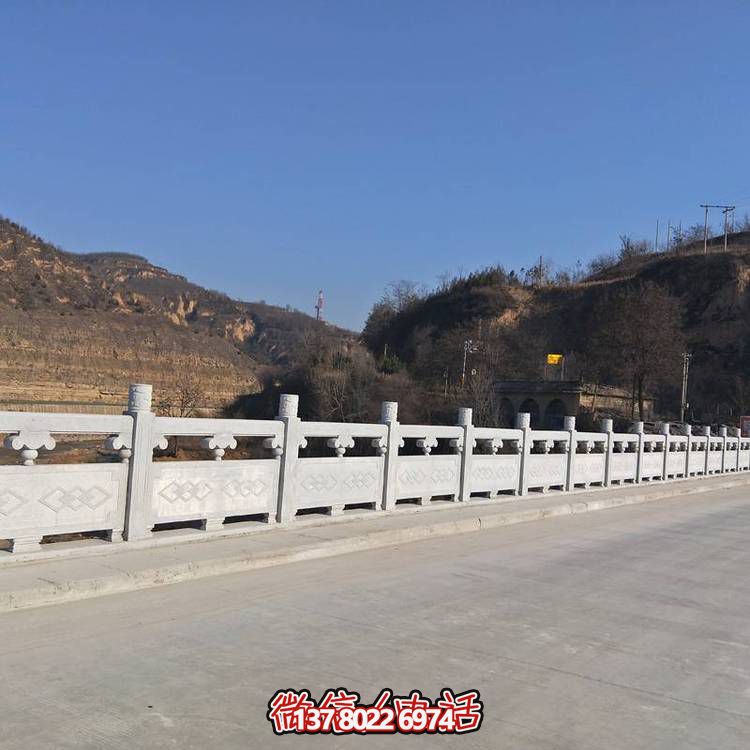 精美的大理石雕塑欄桿，締造完美景觀