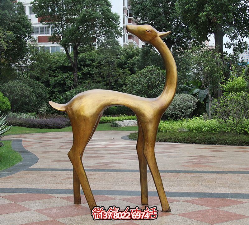 “不銹鋼梅花鹿雕塑，為公園增添藝術(shù)氣息”
